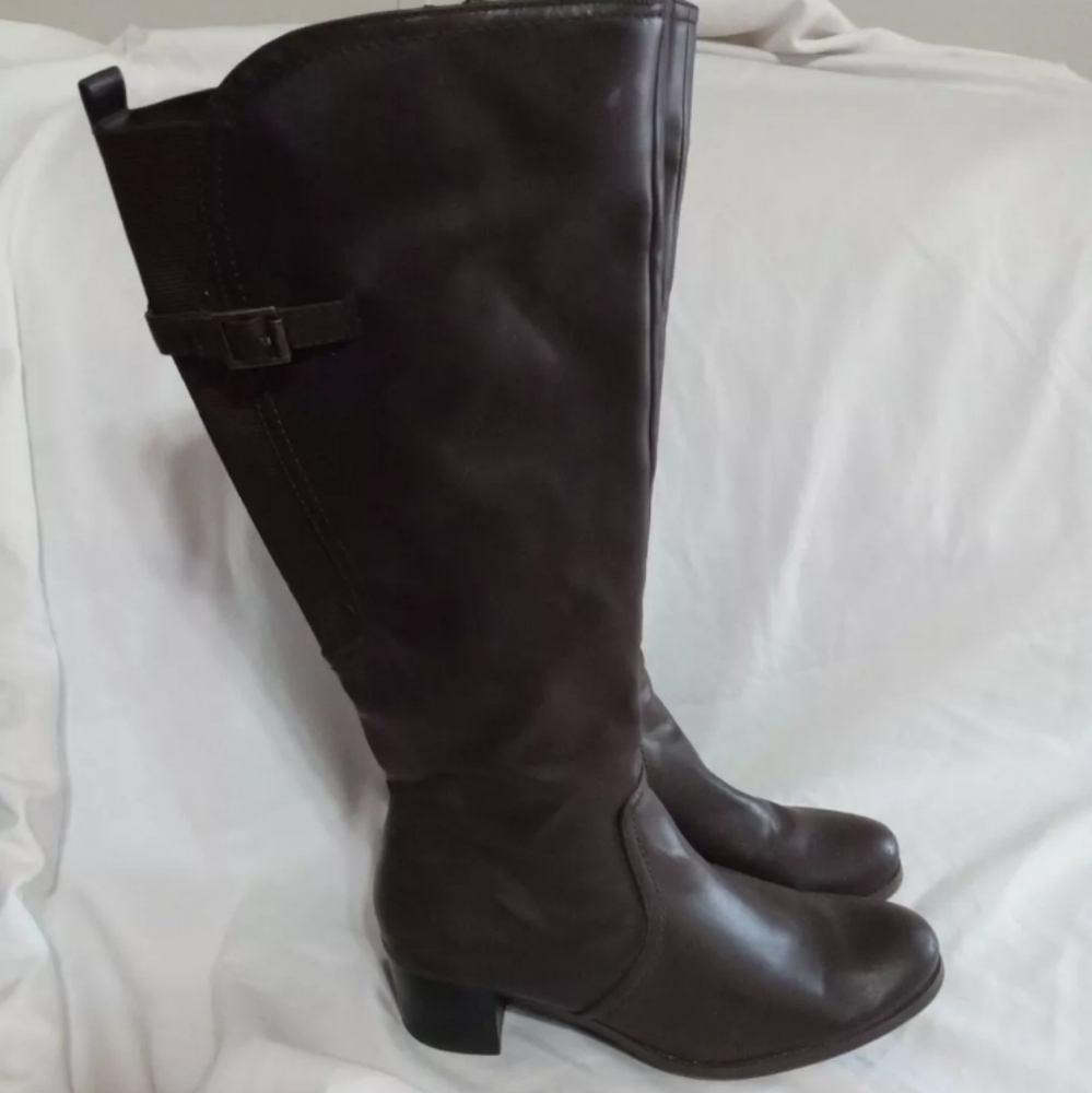Laura Ashley Faux Leather Zip Up Low Heel Boots Size 10m